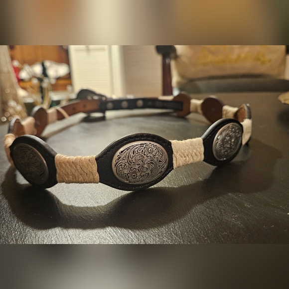 Urban Outfitters Walker Western  black leather and silver ornate belt. Size med - Picture 8 of 8